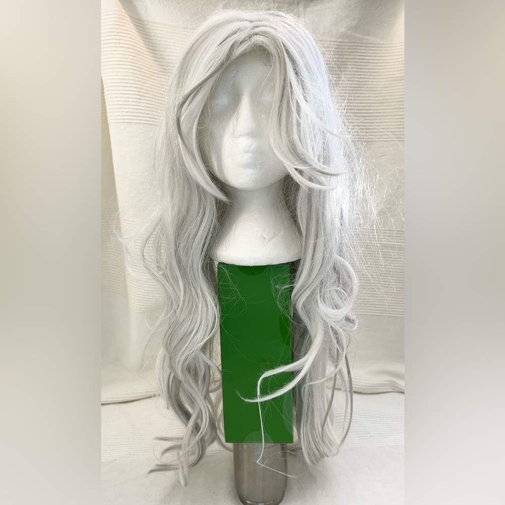 California Costumes Long Silver Wig - Picture 12 of 16